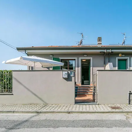 Solanum Ferienhaus Viareggio